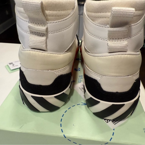 Off-White Vulcanized High Top Floating Arrow iWhite/Black/Red Size US M5/W7 EU38 - Picture 9 of 14